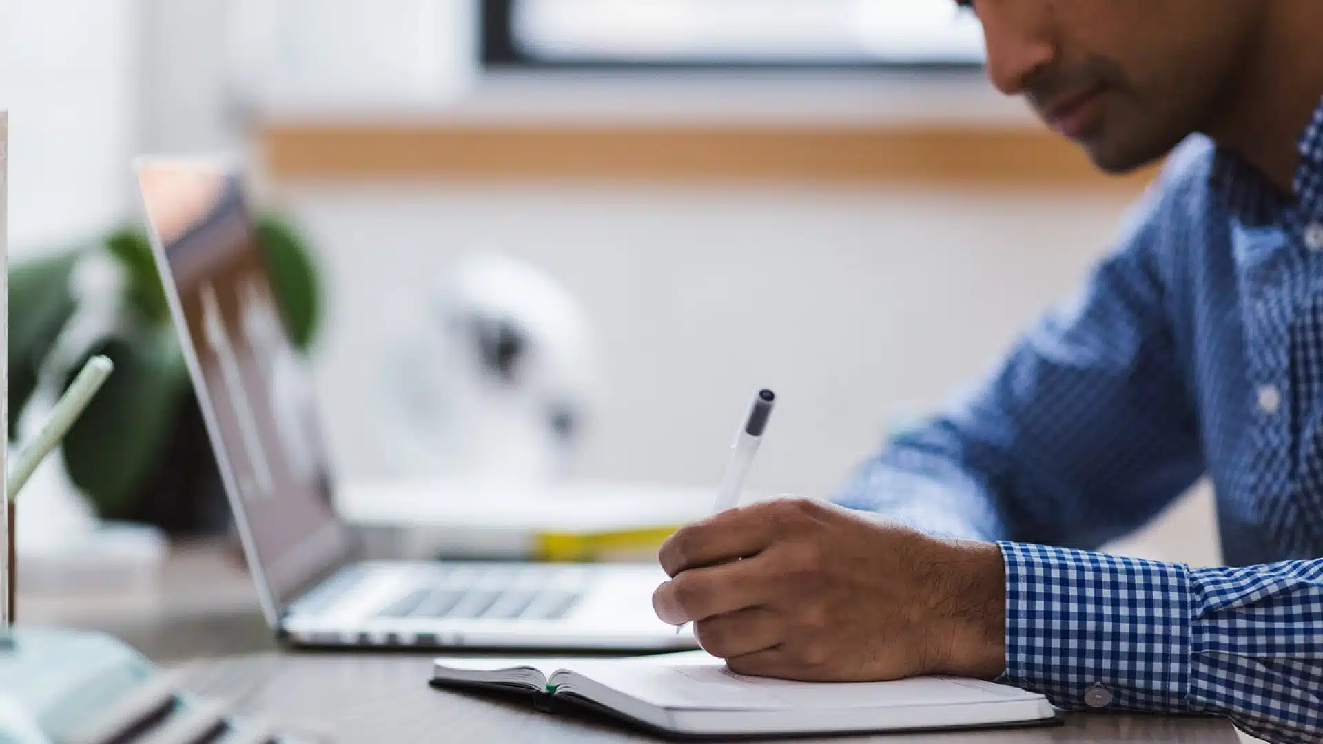 Pourquoi opter pour un bachelor en communication digitale ?